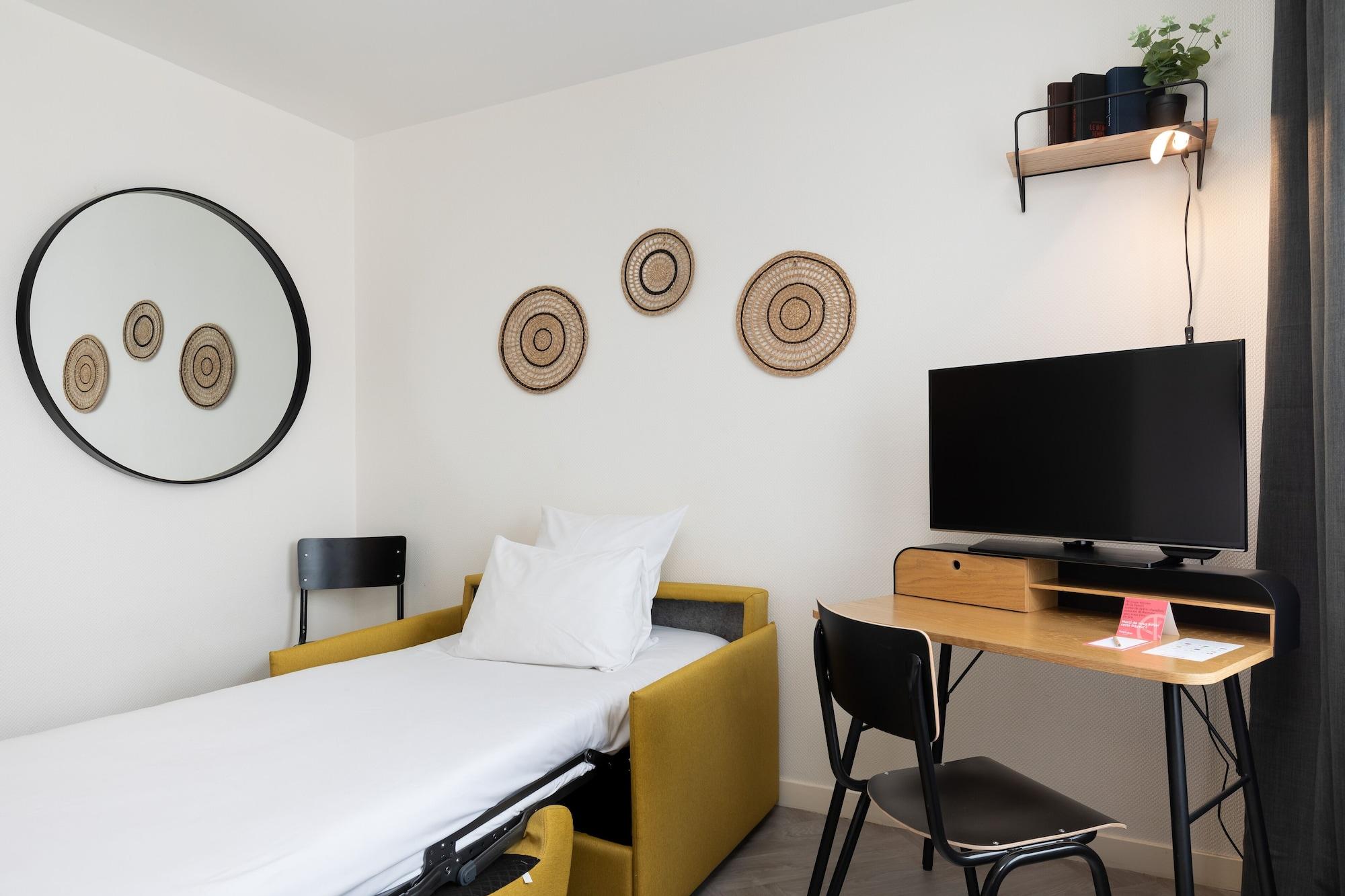 Hotel Chromatics & Restaurant Hill Club By Happyculture Lyon Bagian luar foto