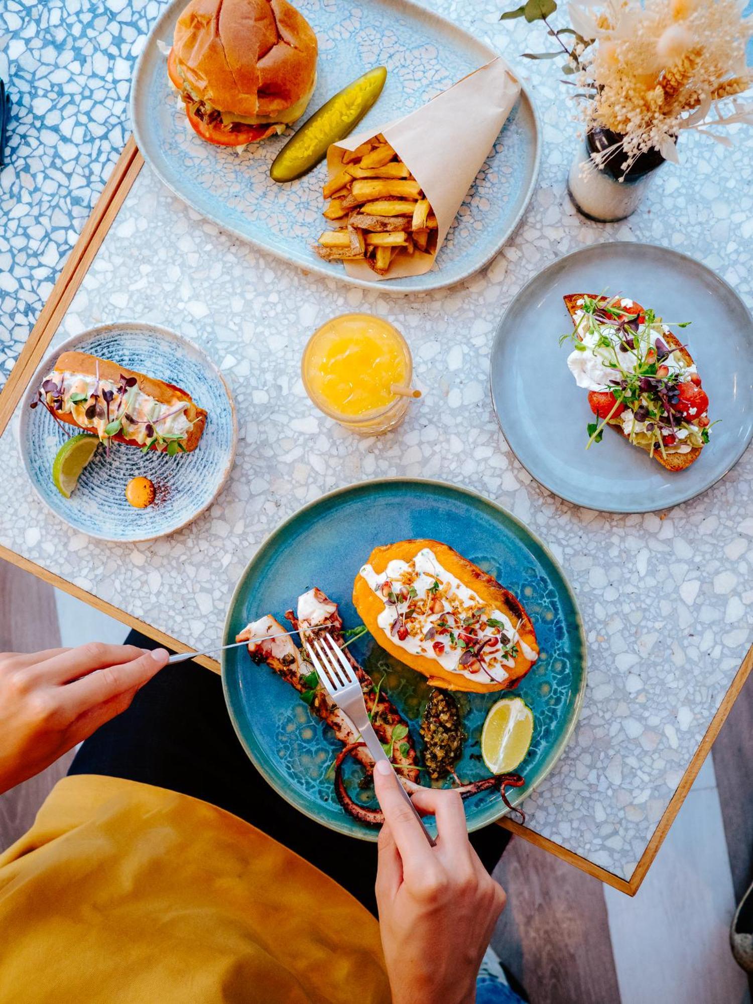 Hotel Chromatics & Restaurant Hill Club By Happyculture Lyon Bagian luar foto