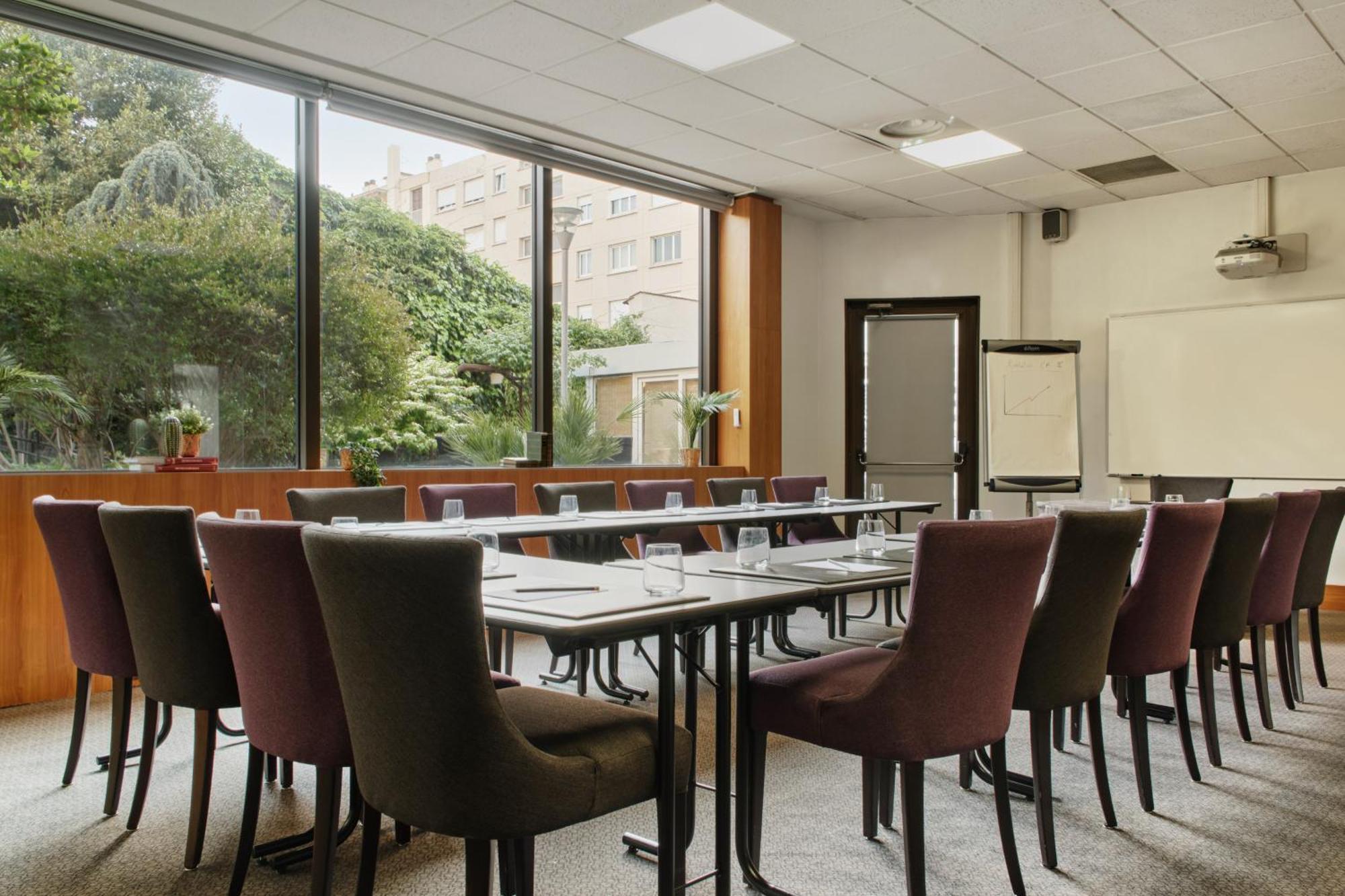 Hotel Chromatics & Restaurant Hill Club By Happyculture Lyon Bagian luar foto